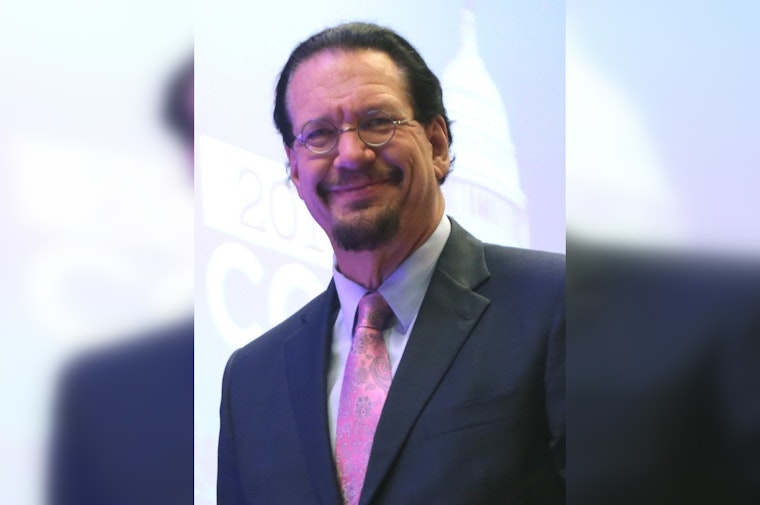 Magician Penn Jillette Sidelined by Broken Ankle, Penn & Teller Las Vegas Shows Paused