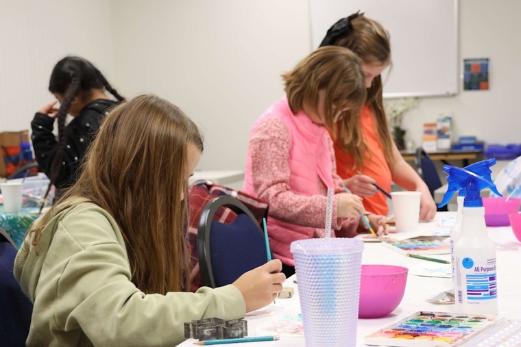 Marysville Art Studio Hosts Family-Friendly Neon Peace Sign Painting Event