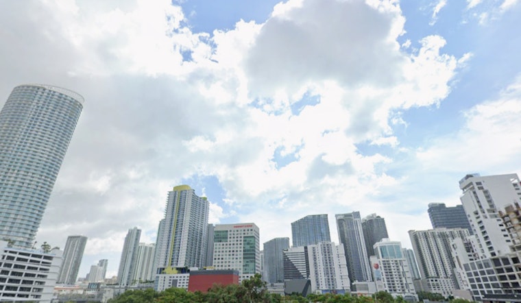 Miami Enjoys Warm Weekend with Slight Chance of Showers Before Approaching Cold Front