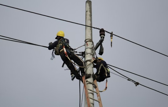 Midday Blackout Silences Waikiki Shops and Diamond Head Homes