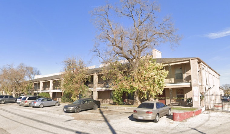Midnight Courtyard Knife Fight Leaves Two Hurt At North Side's Arriba En Blanco