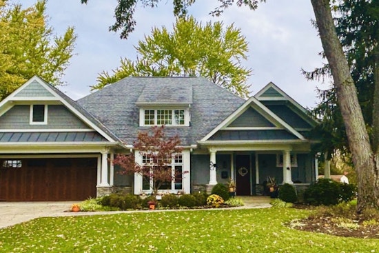 Montgomery Bestows "Seasons of Beauty" Award to David and Kathy Cassady for Festive Fall Home Display