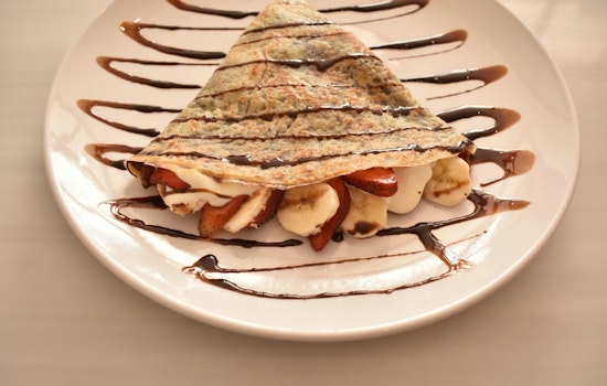 New Greek Crepe Cafe Takes Over Dozika's Old Dempster Corner