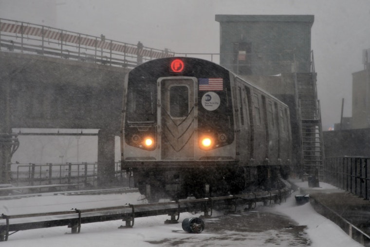 New York City and New Jersey Struggle to Restore Transport After Winter Blast Disrupts Travel