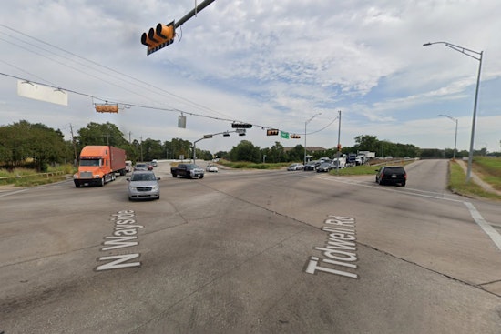 Northeast Houston Driver Dies In Pre-Dawn Tree Crash Near Tidwell