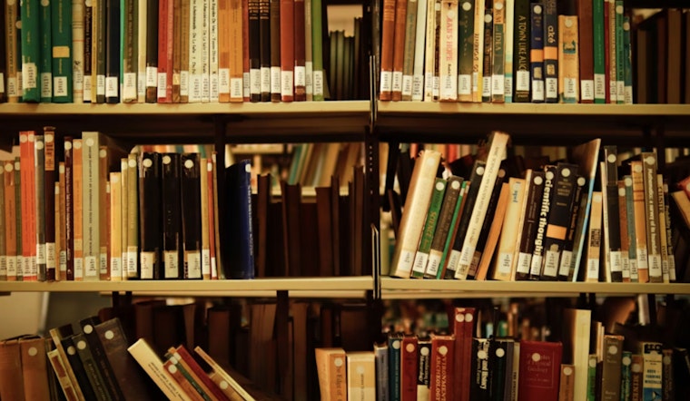 Oak Creek's Book Nook to Host $5 Bag Sale Benefiting Local Library