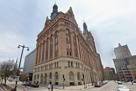 Paratransit Meltdown Leaves Milwaukee Riders Waiting, Drivers Fuming