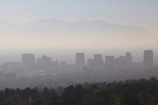 Salt Lake City Shrouded in Persistent Haze, NWS Forecasts Misty Days Ahead