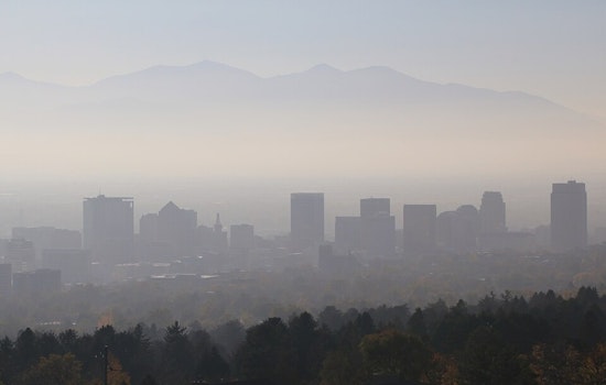 Salt Lake City Shrouded in Persistent Haze, NWS Forecasts Misty Days Ahead