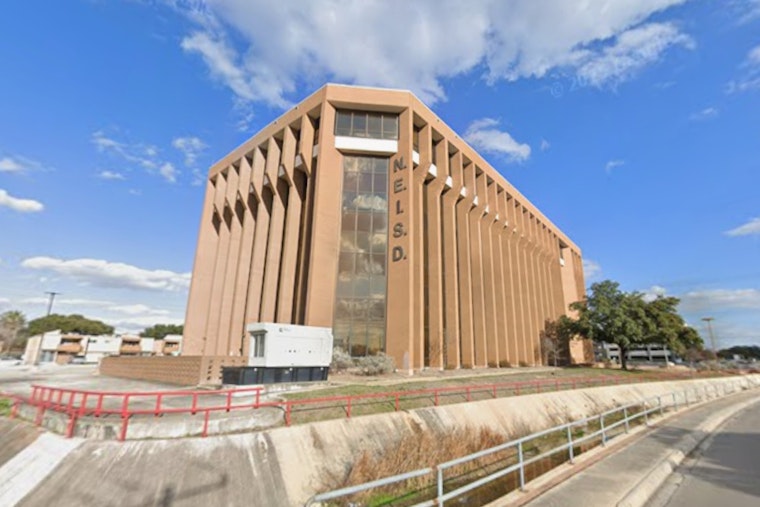 San Antonio School Board Stares Down State In Cellphone Showdown