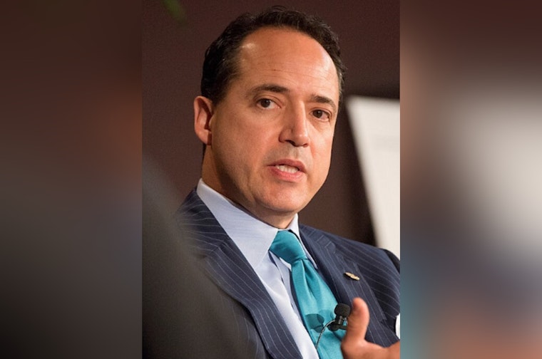 San Antonio Senator Tells Abbott, Pull The Plug On ICE In Texas