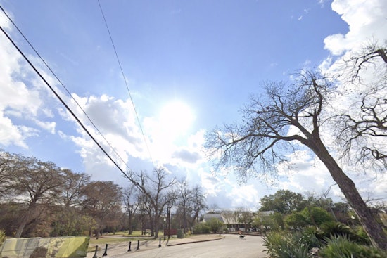 San Antonio's Week Ahead: Comfortable Days and Cool Nights, with a Chance of Showers Midweek