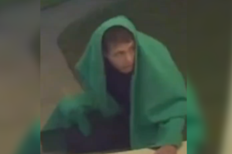 Sanford Police Seek Help Identifying Suspected 'Peeping Tom' in Green Blanket Near Laurel Avenue
