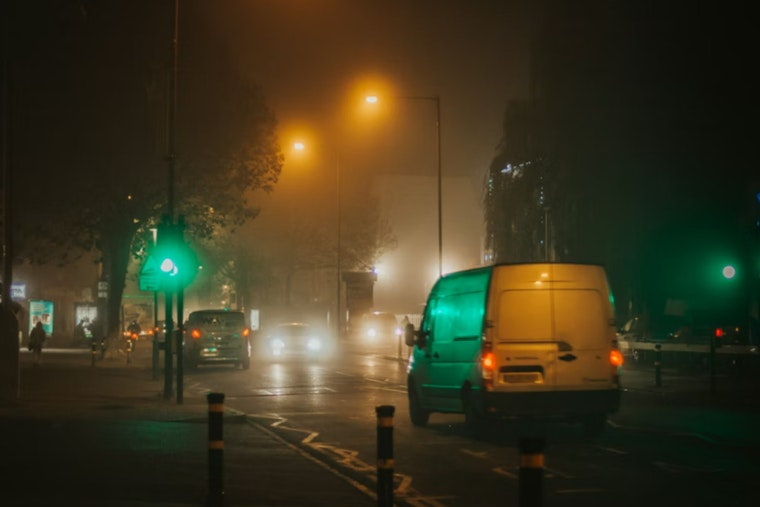 Seattle and Surrounding Areas Under Dense Fog Advisory, Motorists Warned of Low Visibility and Black Ice Risks