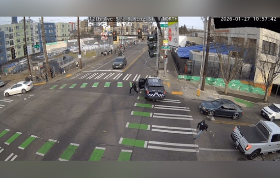Seattle Street Cam Catches Alleged Felon Ditching Drugs and Cash