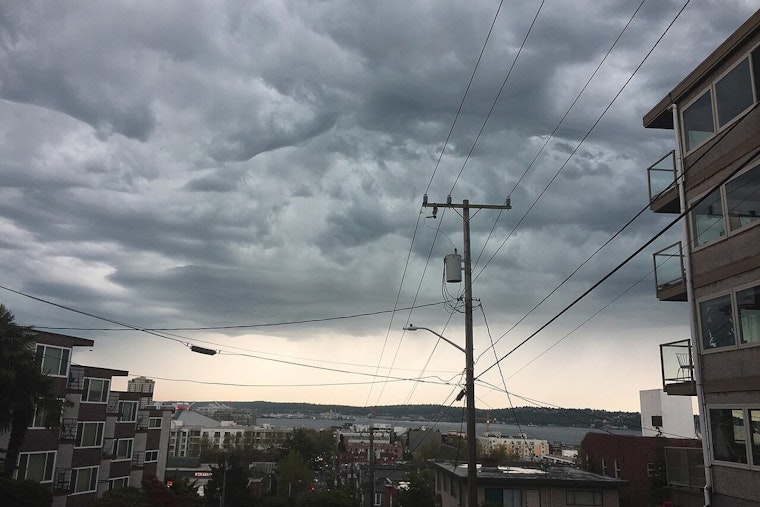 Seattle Braces for Continuous Rain and Flood Risks, NWS Advises Vigilance Near Riverbanks