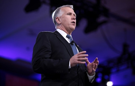 Senator Thom Tillis Challenges Trump's Fed Nominees, Stands for Independence of the Federal Reserve