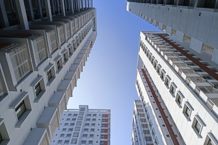 Shiny New Phoenix Apartments Leave Struggling Renters Out In The Heat