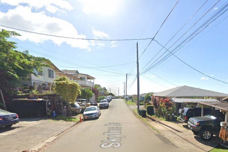 Skyline Drive Standoff Shakes Kalihi As Police Tackle Barricade Scare