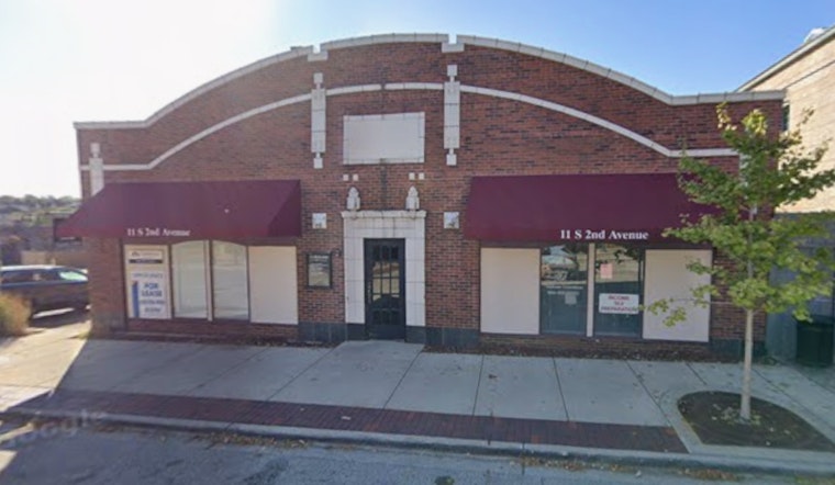 St. Charles Riverfront Scores Members-Only Cigar Club And Raw-Bar Jazz Room