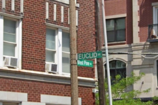 St. Louis Police Monitor Growing Demonstration, Urge Public to Anticipate Traffic Delays in W. Pine and N. Euclid Area