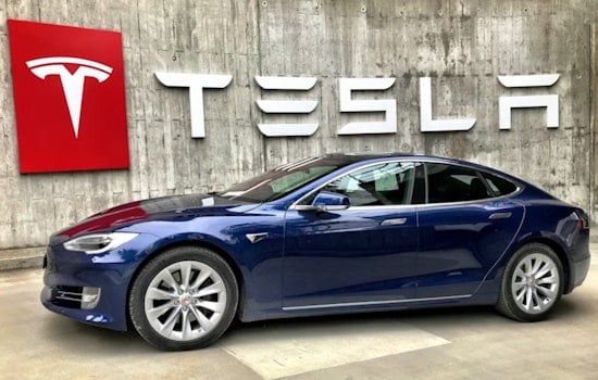Tesla Quietly Pulls Plug On UTC Mall Showroom As Palm Plaza Empties Out