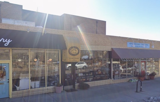 Tiny Congress Park Storefront Braces For Chicken Riot Fried Chicken Invasion