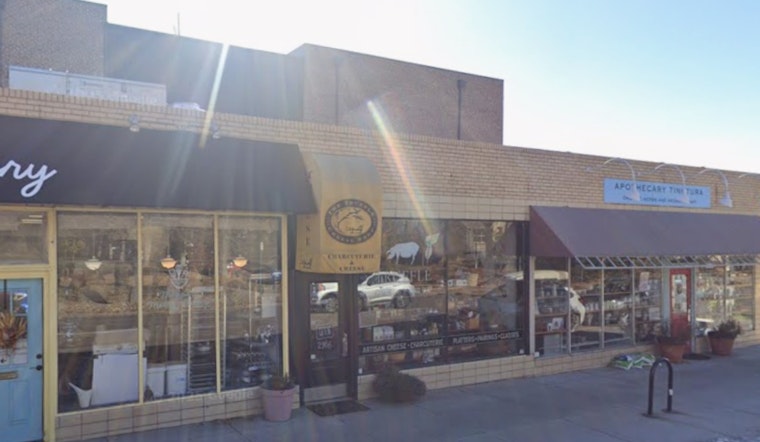 Tiny Congress Park Storefront Braces For Chicken Riot Fried Chicken Invasion