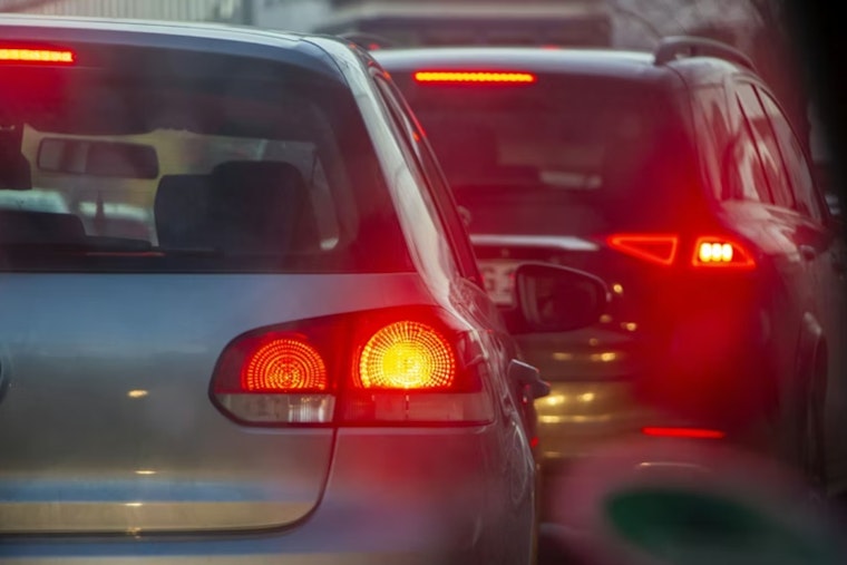 Traffic-Weary Denver Locals Crowd Peña Boulevard Fix-It Meeting