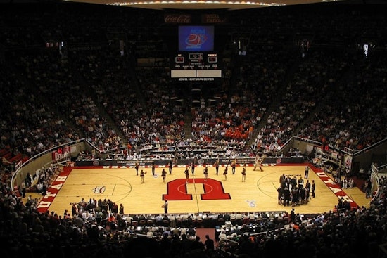 Utah Utes Fall to Top-Ranked Arizona Wildcats 97-78 in Big 12 Basketball Opener at Huntsman Center