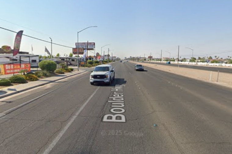 Vegas Cops Yank Ceiling Hider From Empty Walgreens After Unhoused People Robbed