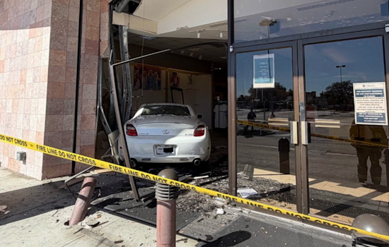 Vehicle Crashes into Vacant Building in Orlando, Minor Injuries Reported