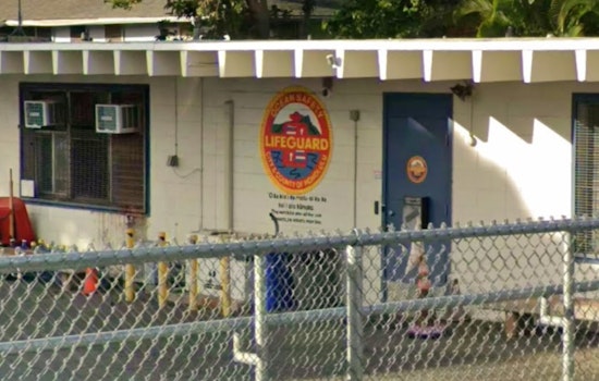Waimanalo Beach Tragedy As Swimmer Pulled From Water Dies At Hospital