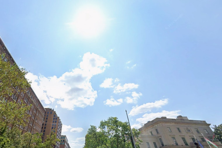 Washington D.C. Braces for Mixed Weather as Sunny Days and Snow Showers Ahead