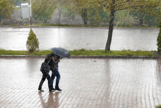 Washington D.C. Faces Rain and Snow Showers as High Winds Prompt Gale Warning