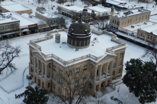 Williamson County Adjusts Office Hours and Commissioners Court Meeting Due to Winter Storm Fern