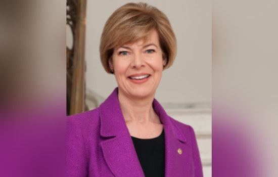 Wisconsin Senator Tammy Baldwin Demands Homeland Security Chief Kristi Noem's Ouster Amid Minneapolis ICE Chaos