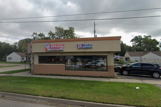 Woman Stabbed at Dunkin' Donuts in Lincoln Park as Suspect in Custody