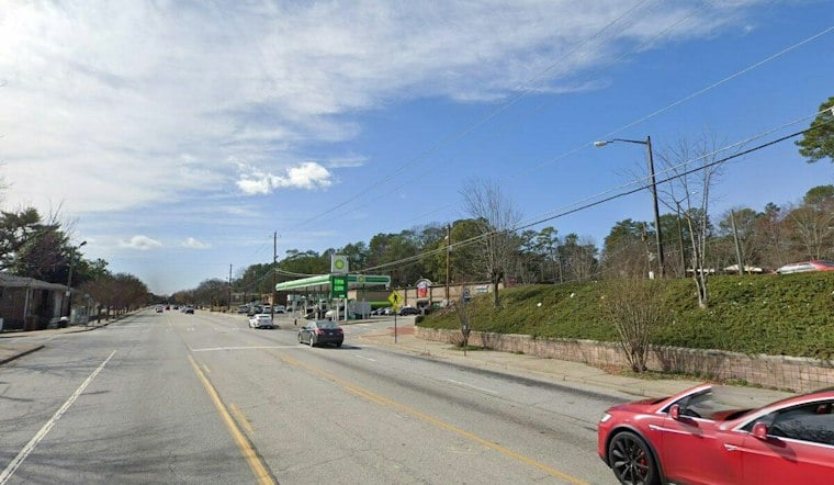 25-Year-Old Shot Dead at SW Atlanta Gas Station, Police Hunt Blue Jeep