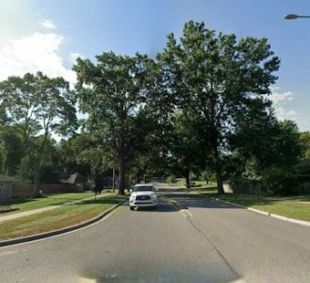 39-Year-Old Man Dies After SUV Veers Off Roe Avenue in Prairie Village