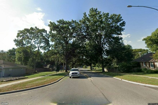 39-Year-Old Man Dies After SUV Veers Off Roe Avenue in Prairie Village