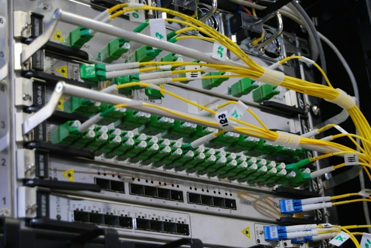 3M Hands Amazon a $521M Stock Warrant in Data Center Bet