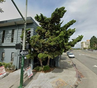 42-Year-Old Man Shot Dead in West Oakland, Dozens of Shell Casings Found