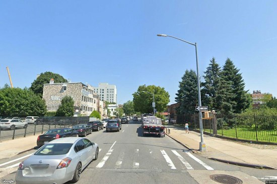 67-Year-Old Punched, Robbed of $120 Inside Atlantic Avenue Building