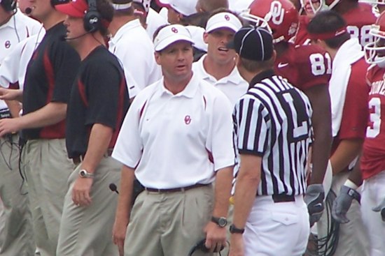 A Bob Stoops Autograph Gives Oklahoma Fan a Personal Lift During Cancer Battle