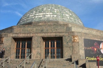 Adler Planetarium Sets Up Free Telescopes Outside Chicago Libraries This Fall