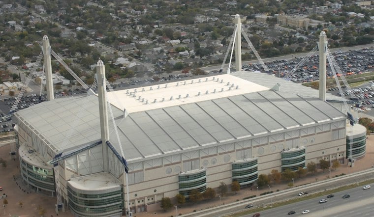 Air Force Service Member Falls From Alamodome Rafters Before UTSA-Navy Kickoff