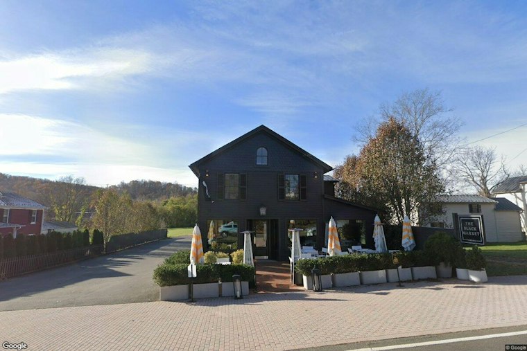 Aldie Welcomes Oak &amp; Ember, Ex-AhSo Manager's New Restaurant