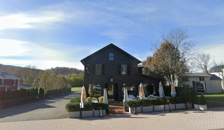 Aldie Welcomes Oak & Ember, Ex-AhSo Manager's New Restaurant