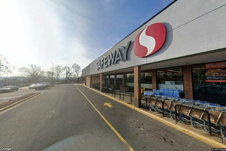 Alexandria Man Accused of Threatening Safeway Manager With Airsoft Glock, Hitting Fairfax Giant Next Day